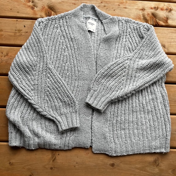 Abercrombie & Fitch Cardigan - Picture 2 of 3